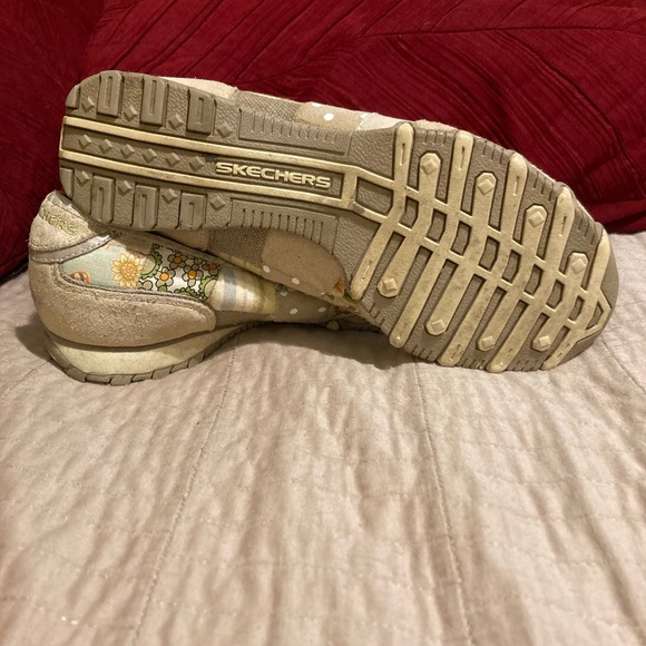 Womens Skechers - Picture 4 of 4